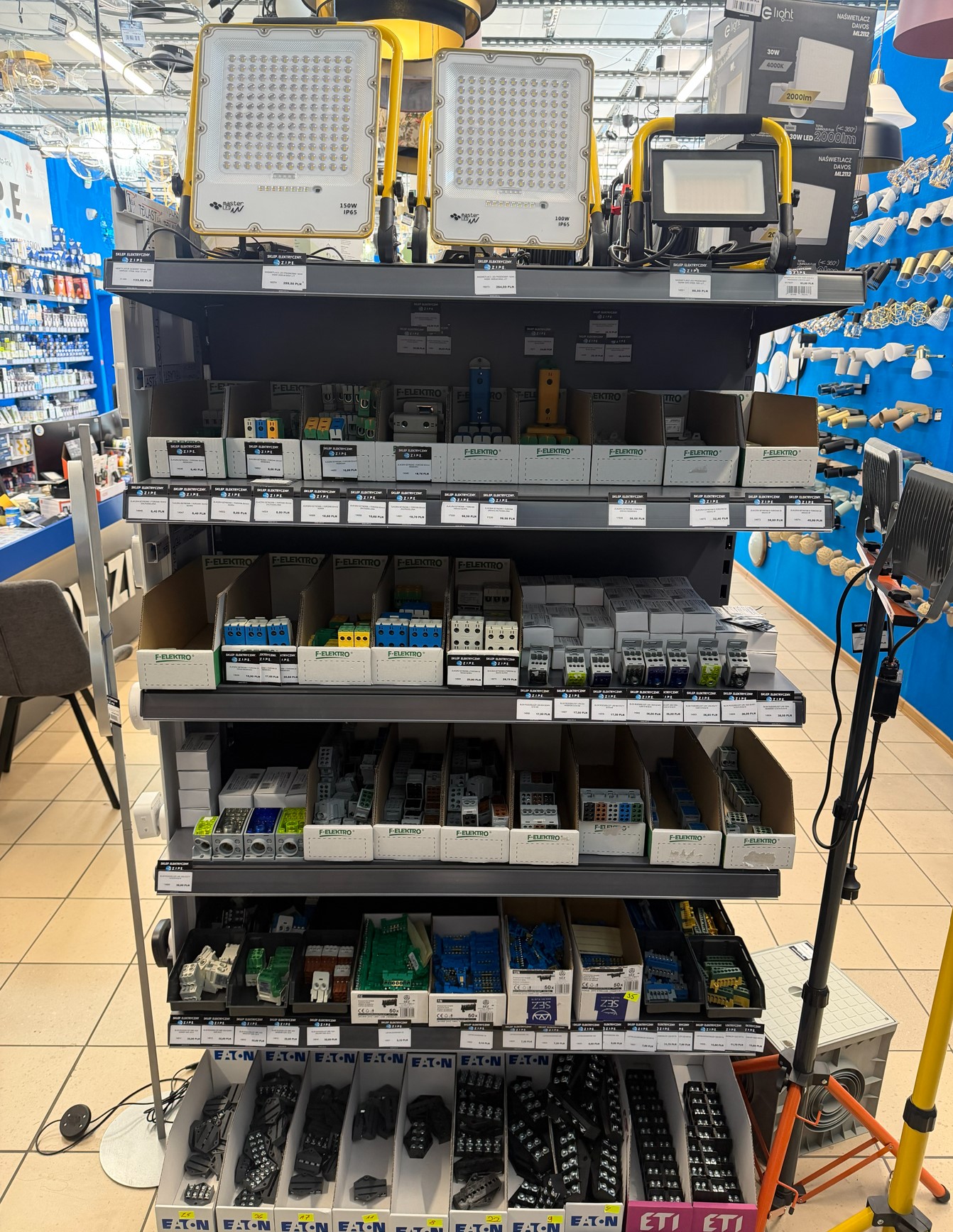 Sklep elektryczny dla instalatorów i wykonawców-ZIPE-Bielsk-Podlaski_04